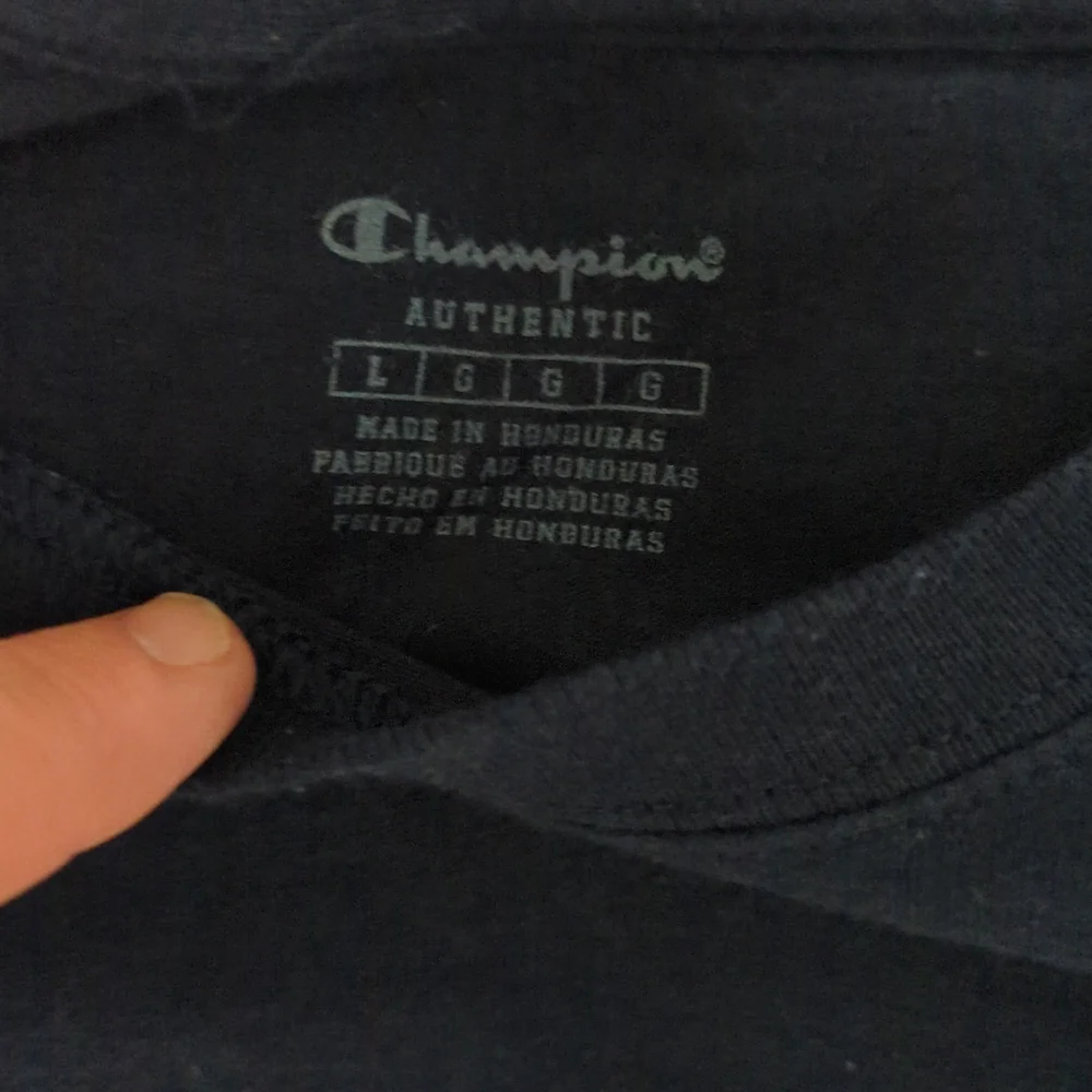 Used men's Champion tshirt navy blue size Large - Picture 3 of 4